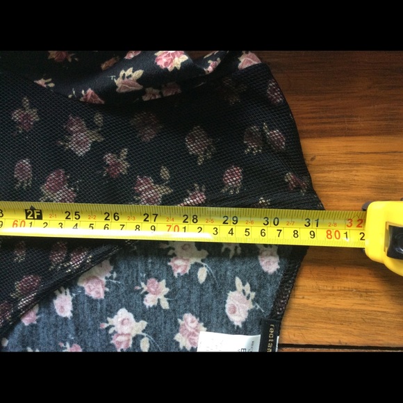 rectangle blanc Paris V neck net top SZ T2 Europe - Picture 3 of 8